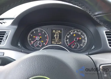 2012 Volkswagen Passat 2.5L Se z USA, uszkodzony, nr VIN 1VWBP7A34CC103833